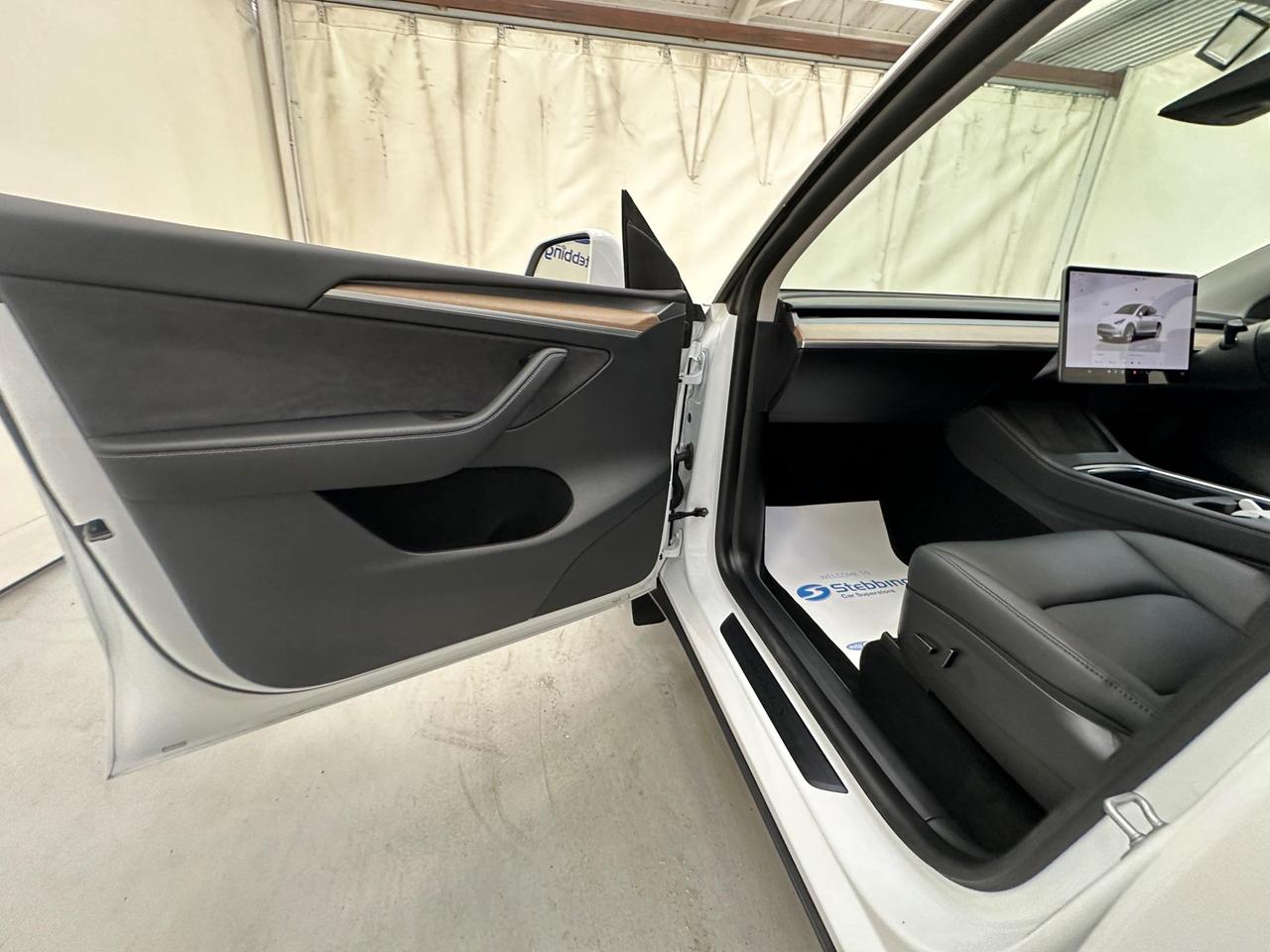Tesla Model Y AJ22CZU