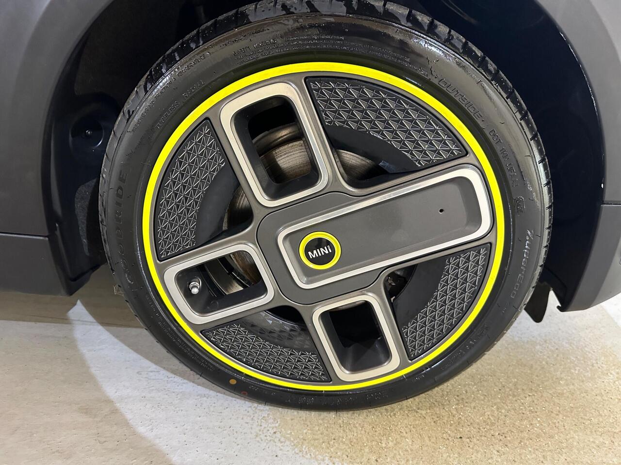 MINI Electric Hatch YG20SXZ