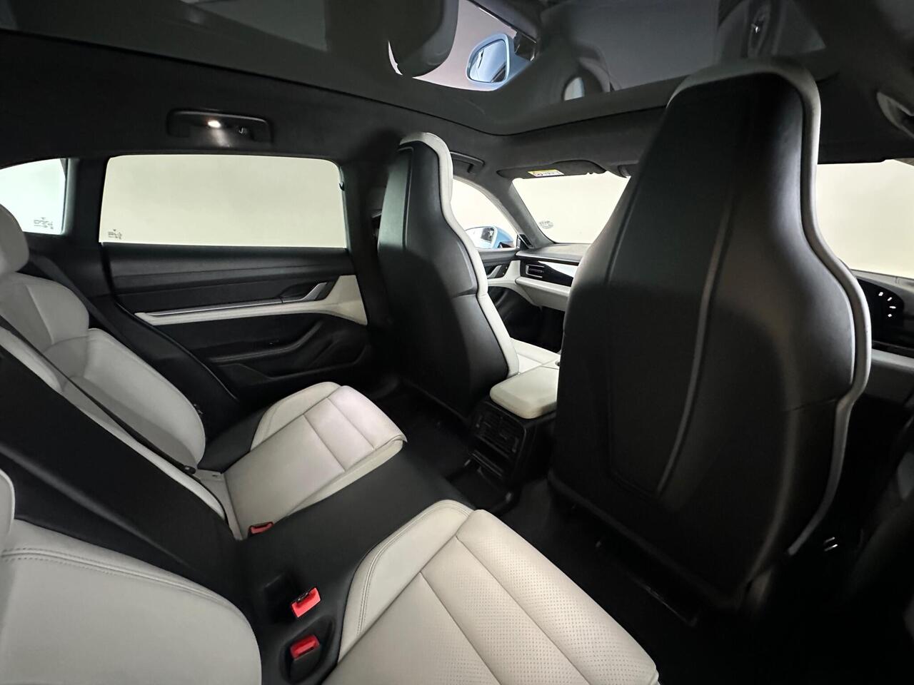 Porsche Taycan LV71XCL