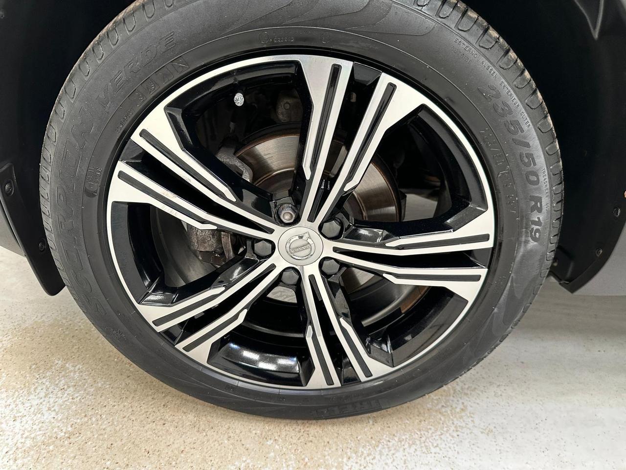 Volvo XC40 LR69DDF