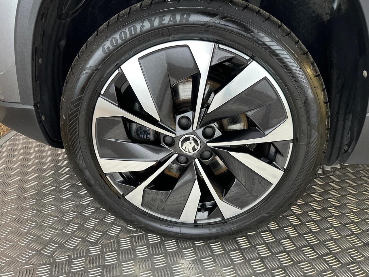 Skoda Karoq LF23SFO