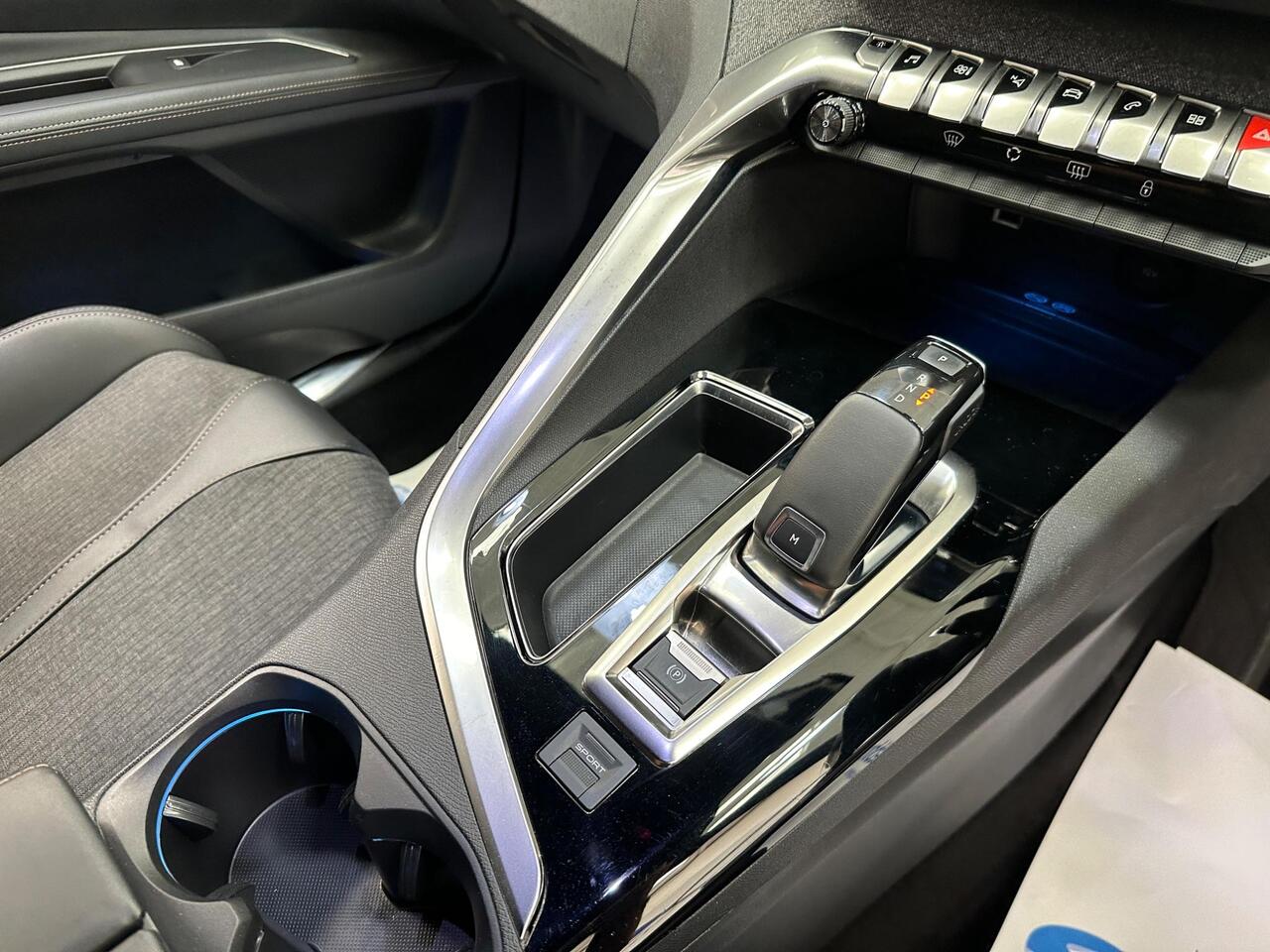 Peugeot 3008 KP69UZV