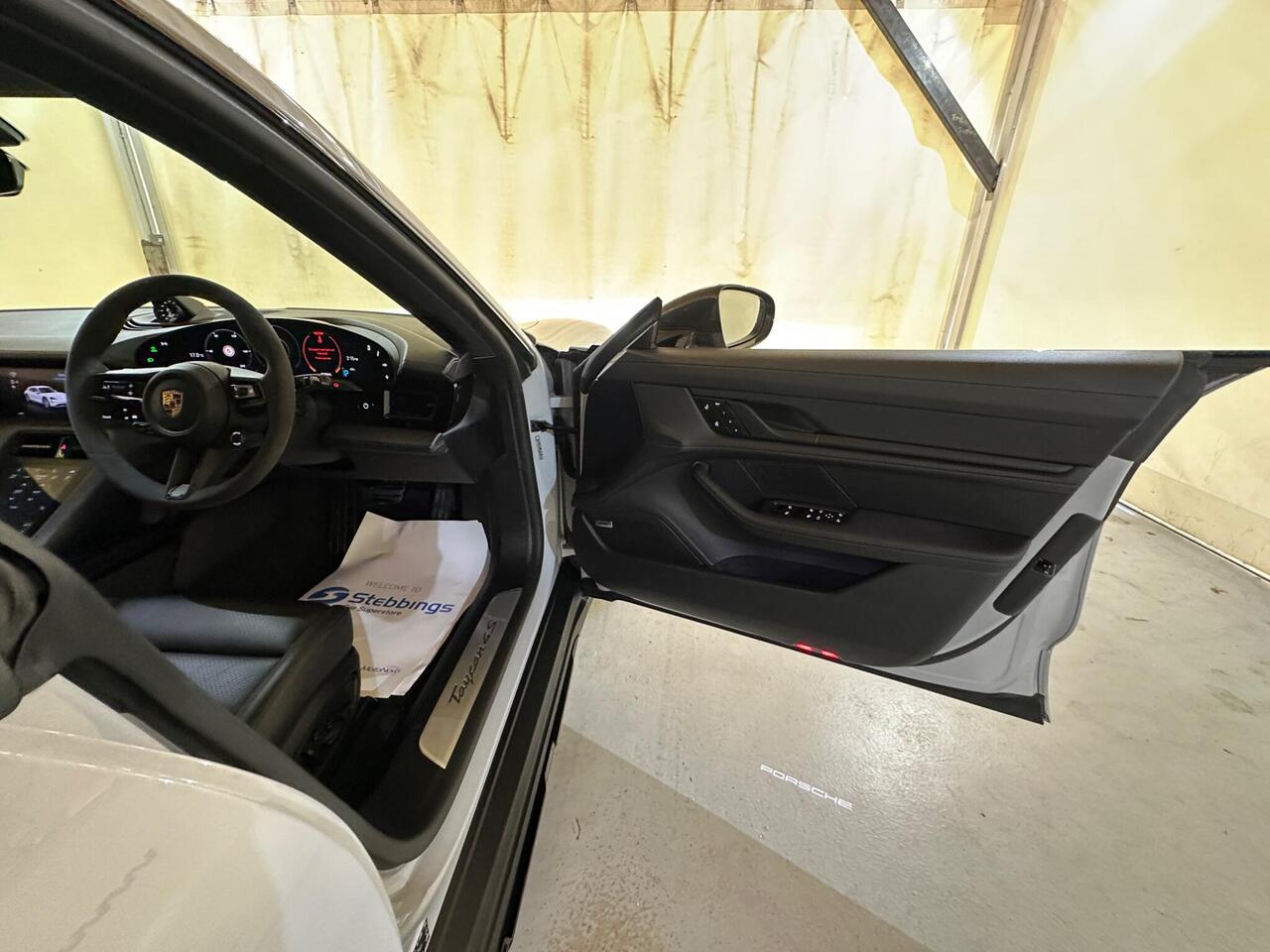 Porsche Taycan AO23YCN