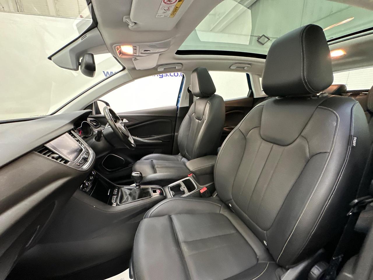 Vauxhall Grandland X FE19SZZ