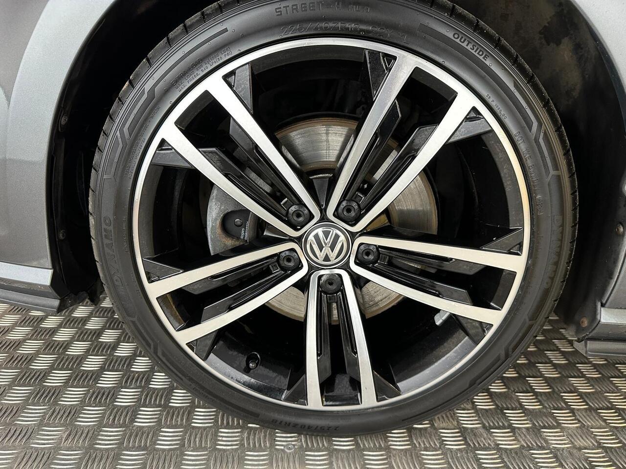 Volkswagen Golf YC68KGE