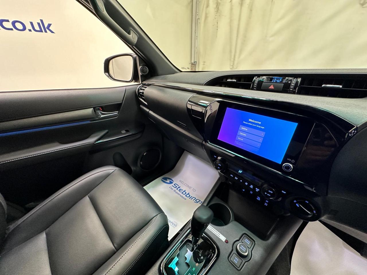Toyota Hilux H111LUX