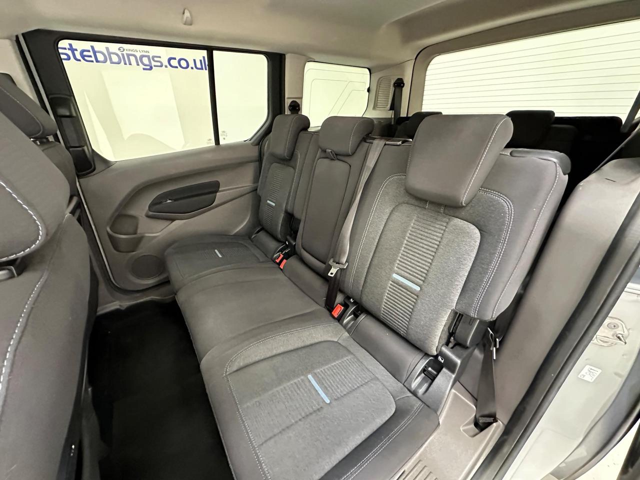 Ford Grand Tourneo Connect CN22PDZ