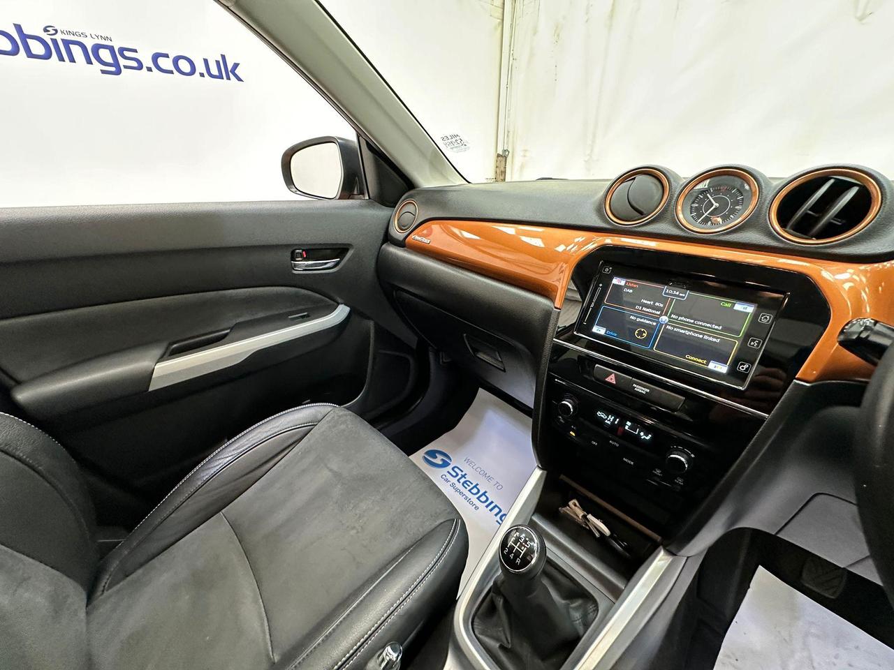 Suzuki Vitara YH16WND