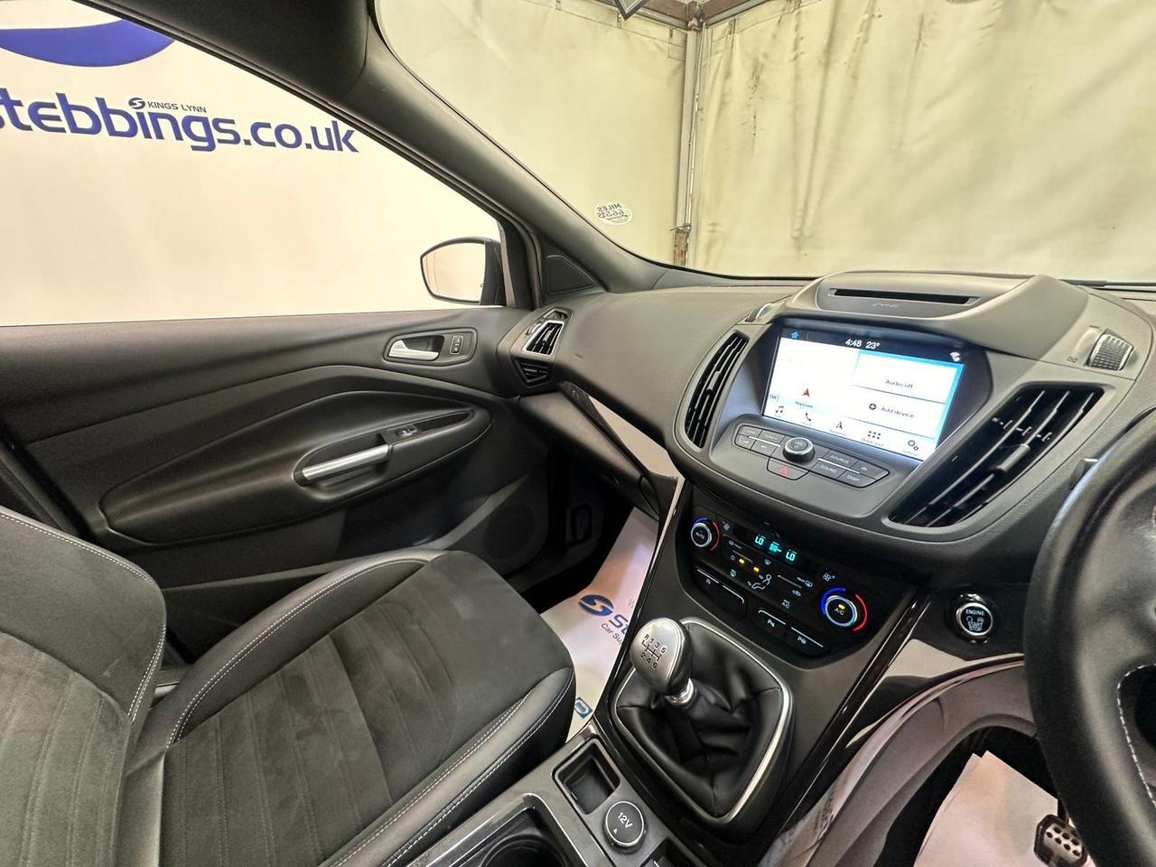 Ford Kuga AY17NRV