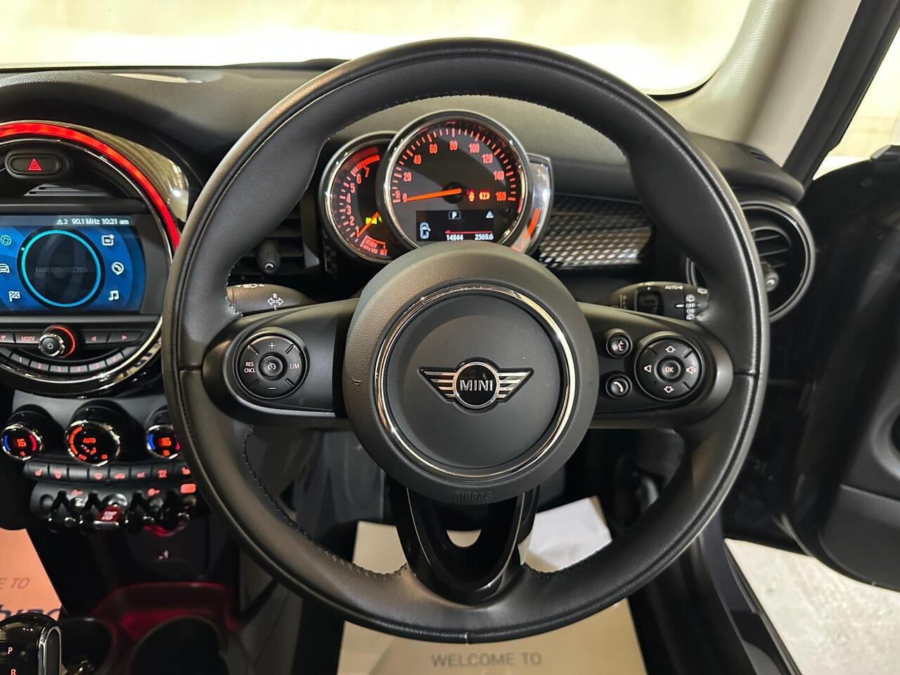 MINI Hatch EA70YLB