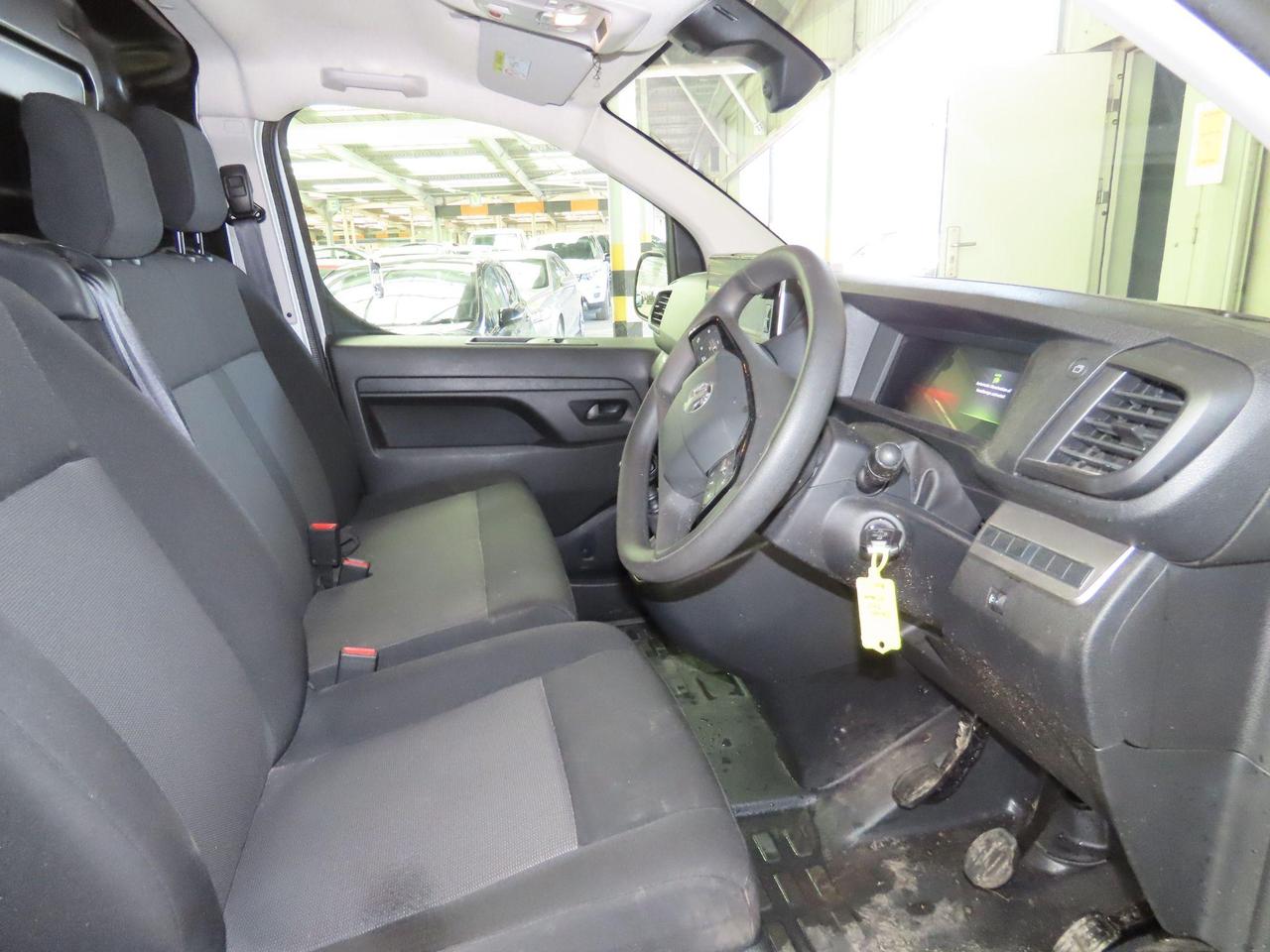 Vauxhall Vivaro DN24TYW