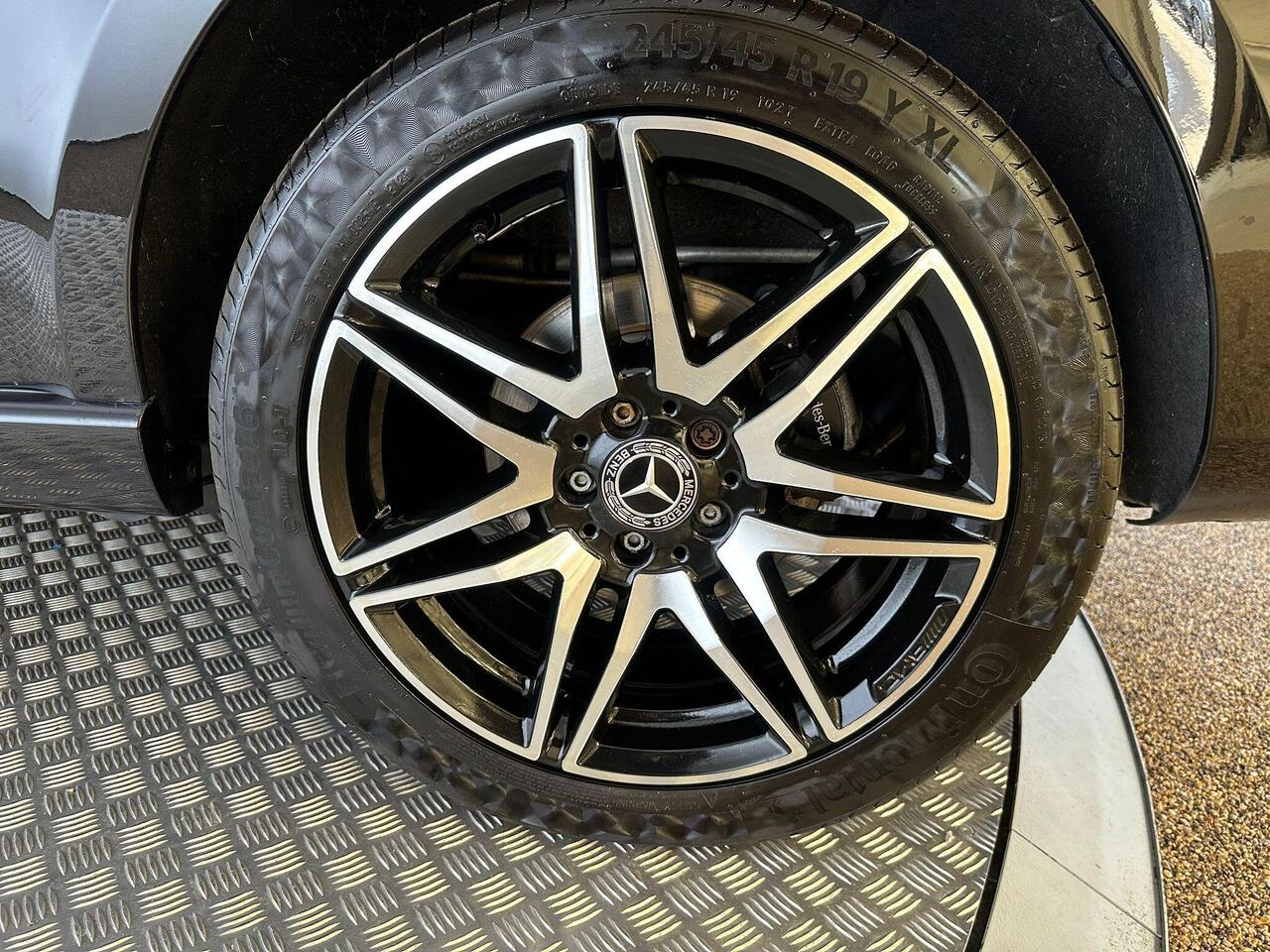 Mercedes-Benz V Class BU72RZK