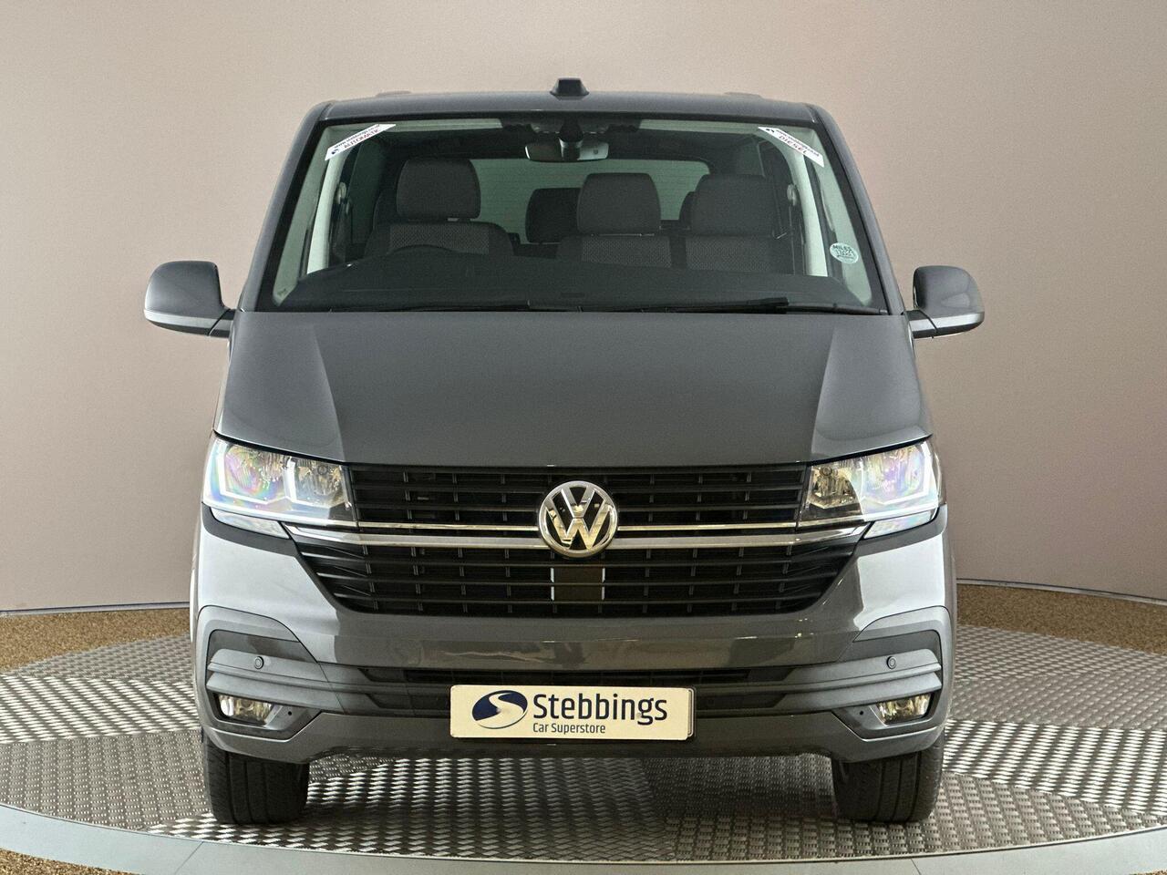 Volkswagen Transporter YR74XZU