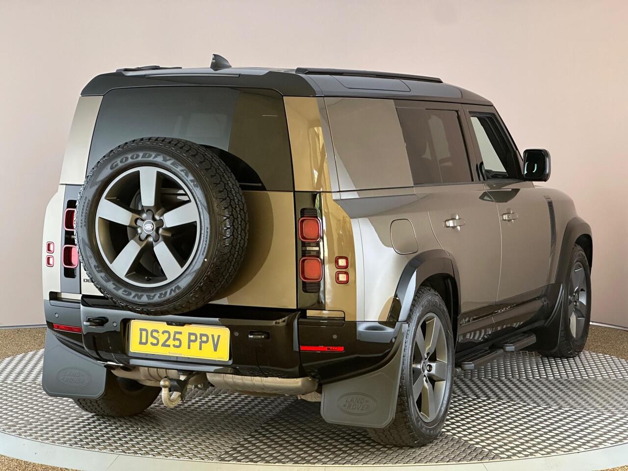 Land Rover Defender 110 DS25PPV