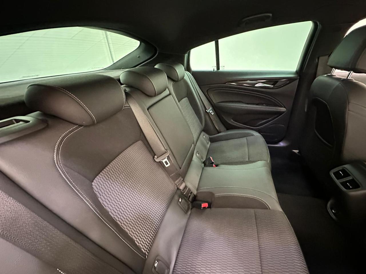 Vauxhall Insignia AJ17VWA