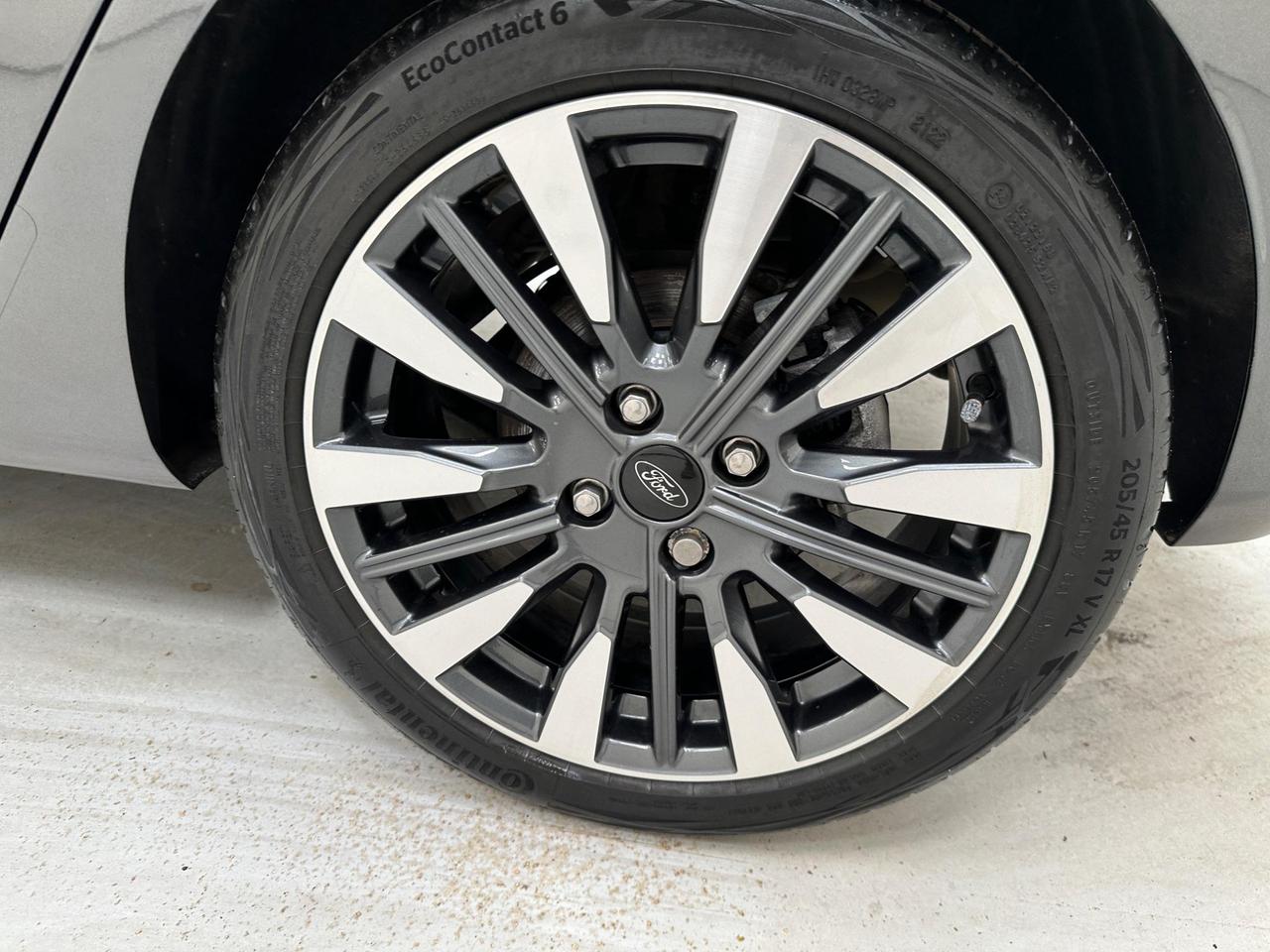Ford Fiesta LD72JVC