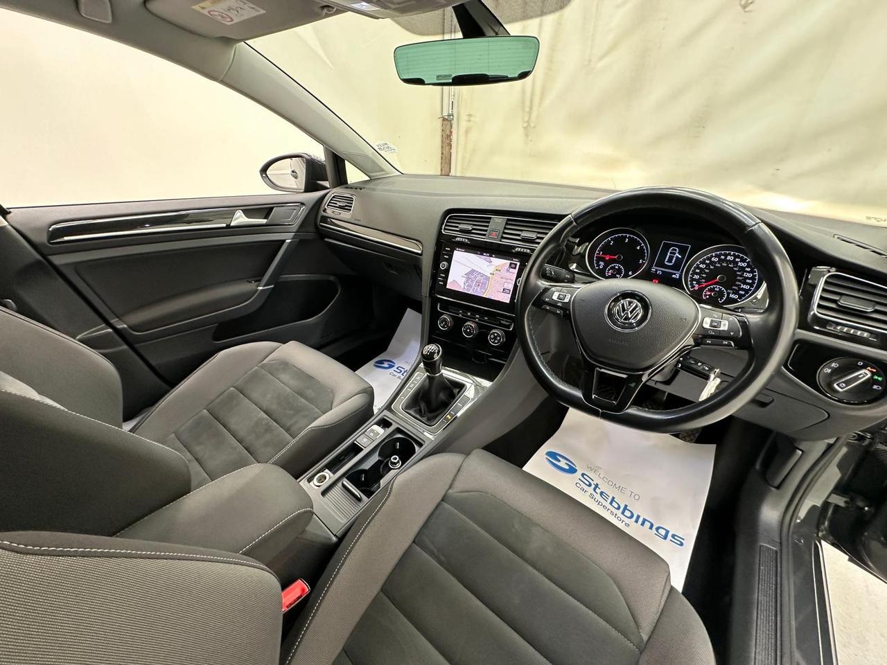 Volkswagen Golf MW67FMC