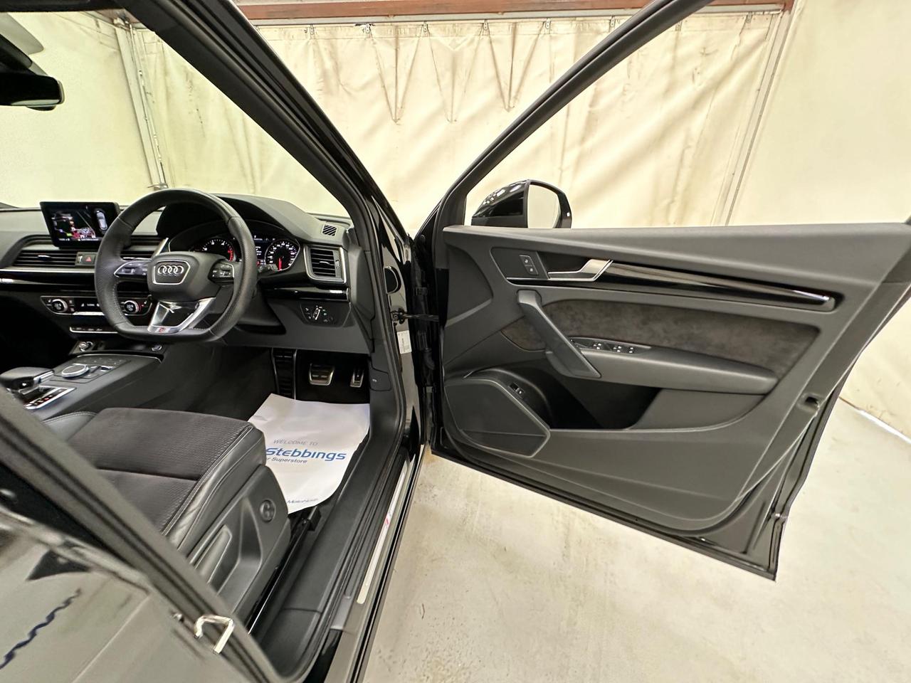 Audi Q5 WF69XDN
