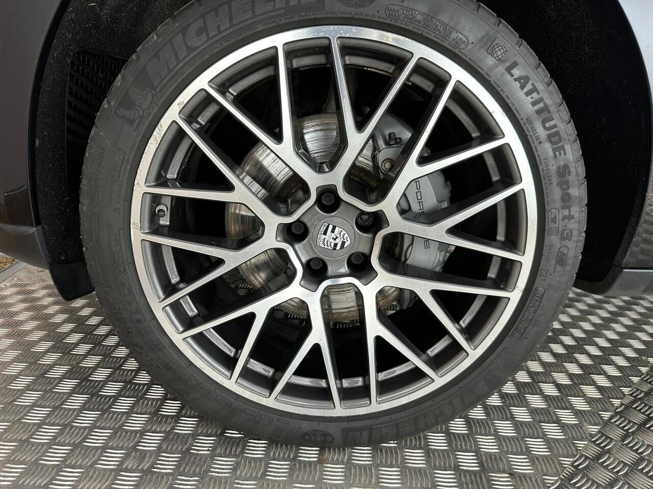 Porsche Macan RE20KWN