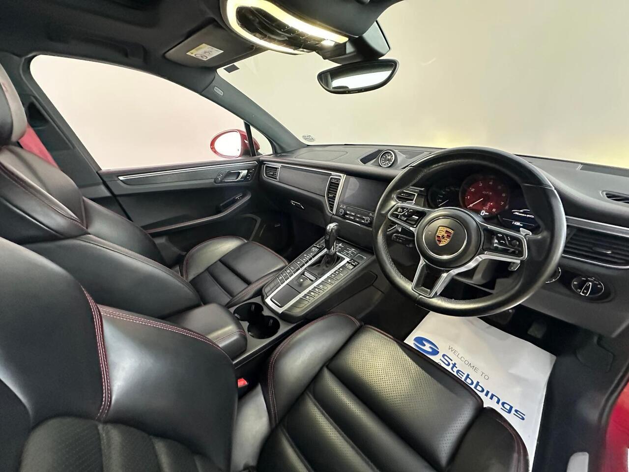 Porsche Macan AE18WBL