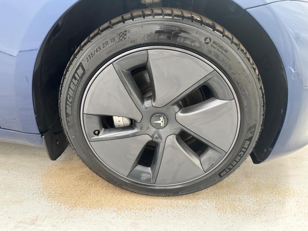 Tesla Model 3 AK20CWM