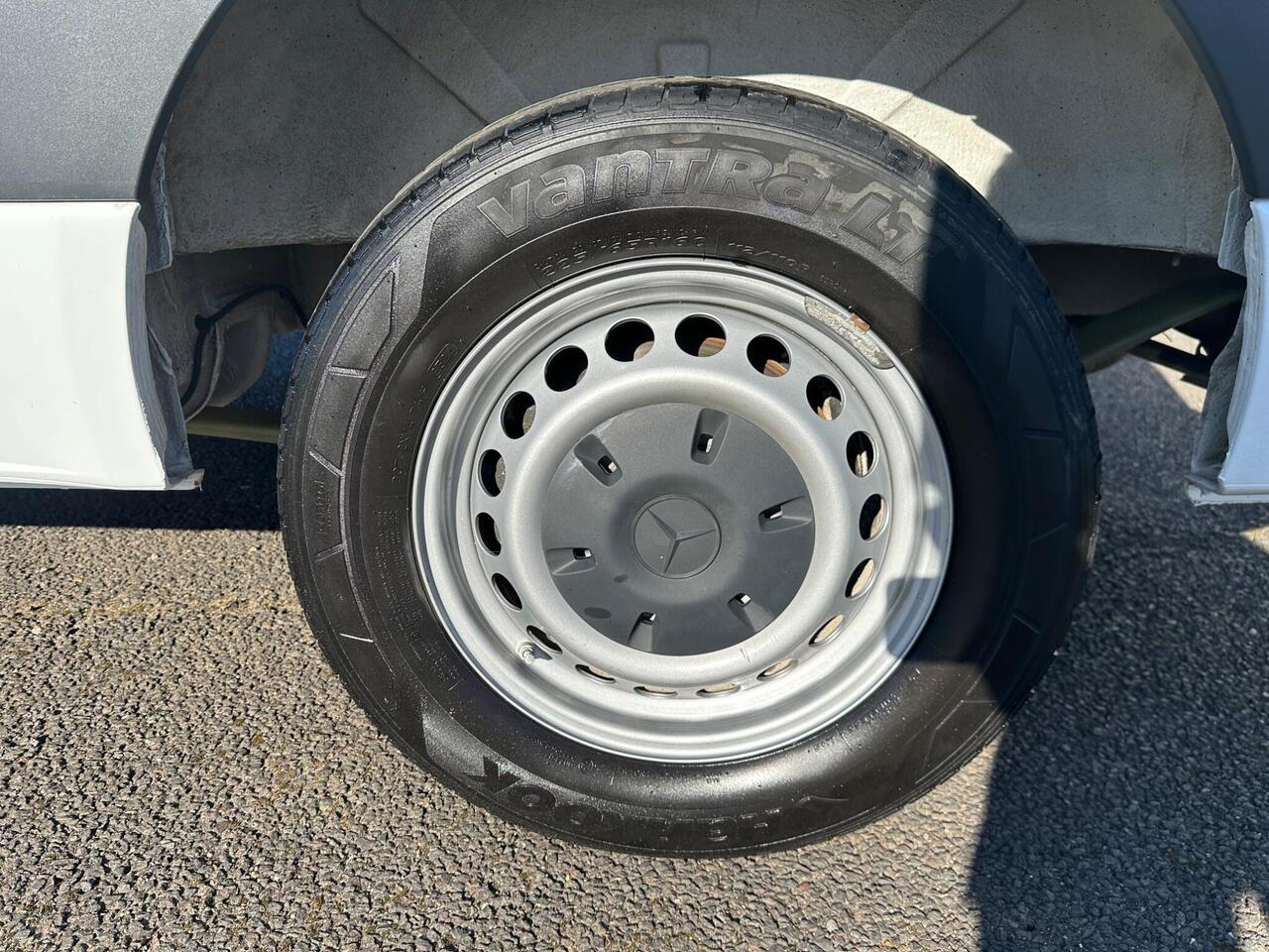 Mercedes-Benz Sprinter YK24DXA