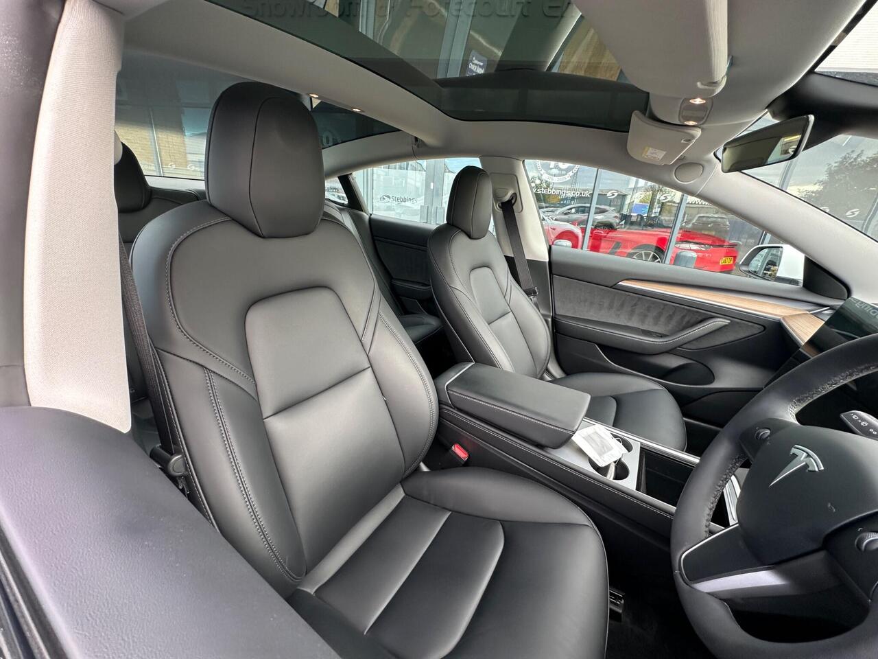 Tesla Model 3 WU73DZO