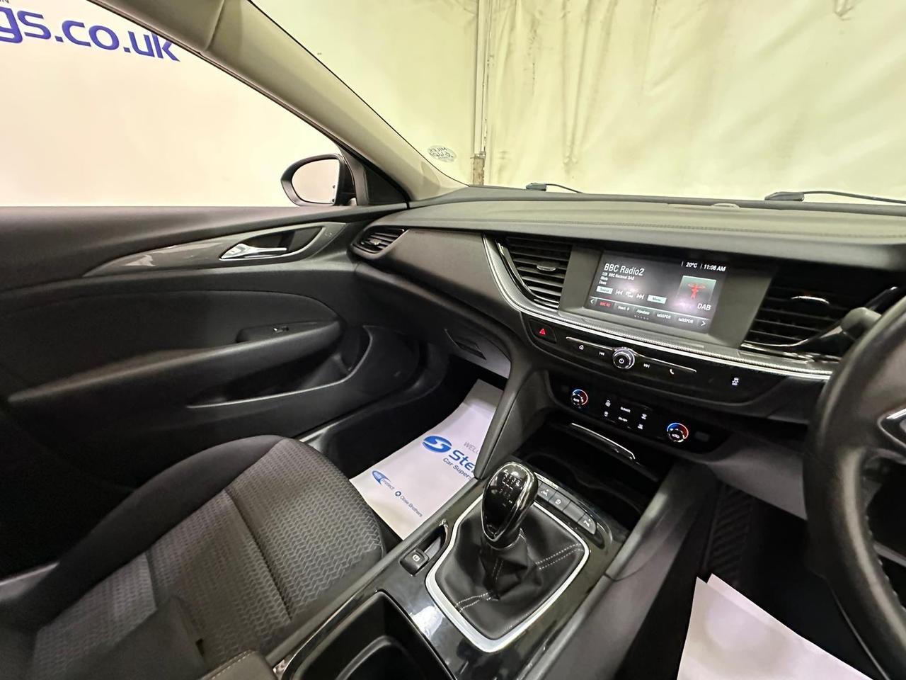 Vauxhall Insignia VU70YMO