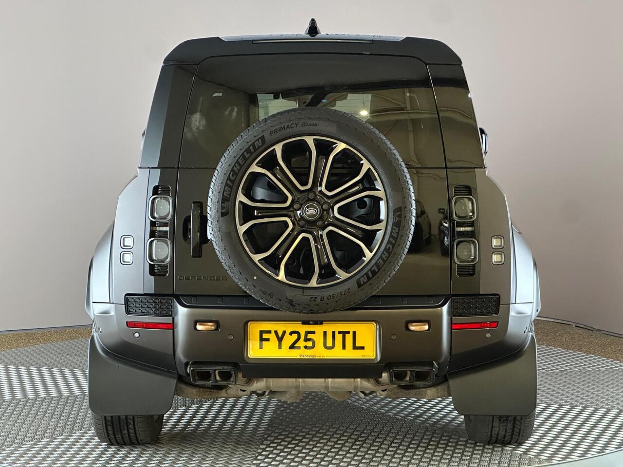 Land Rover Defender 110 FY25UTL