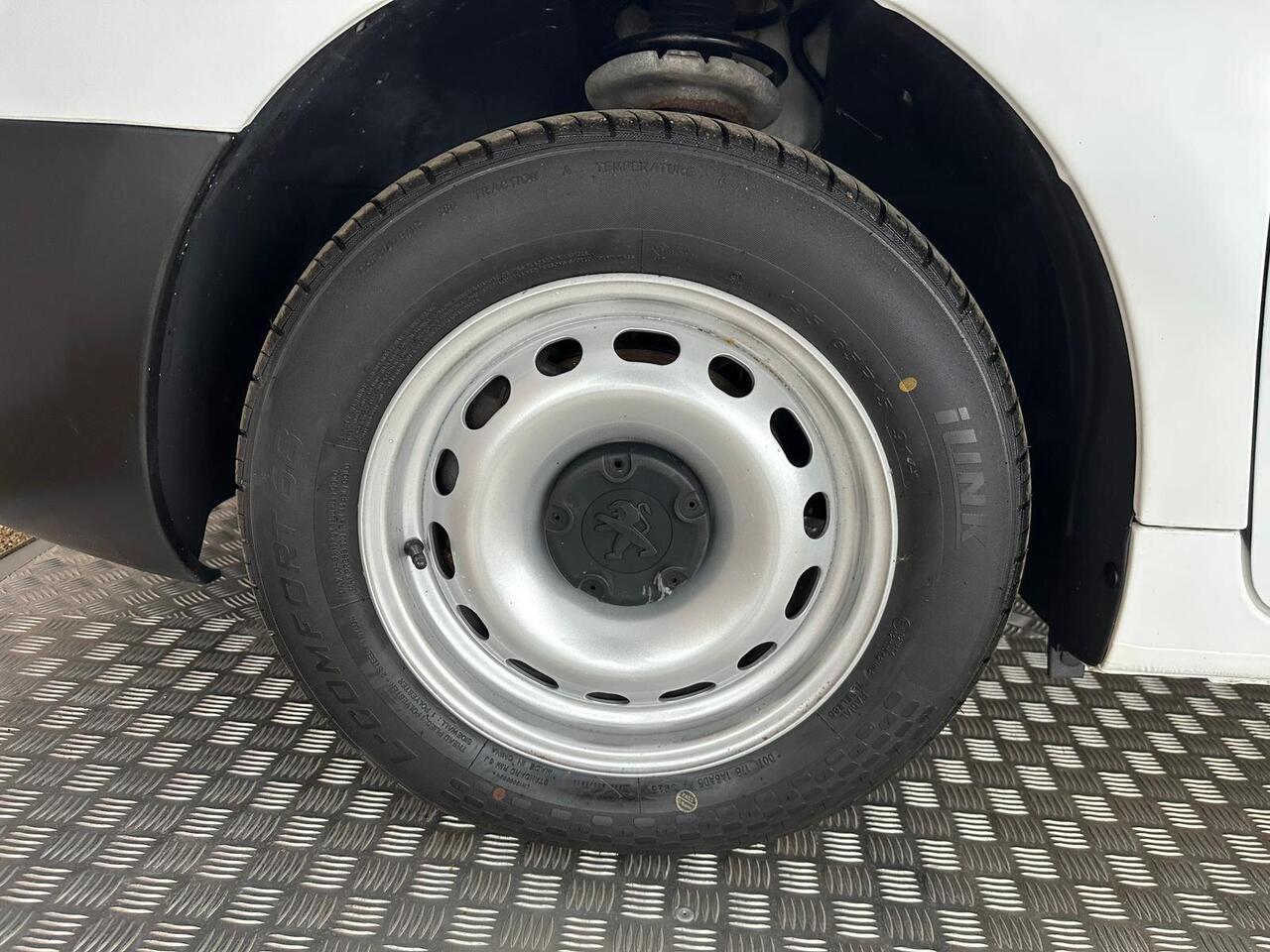 Peugeot Partner AE66JVR