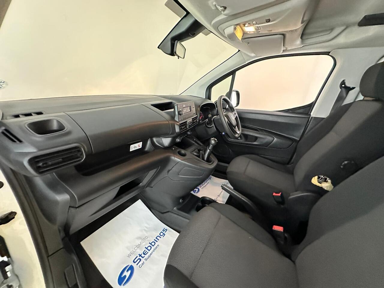 Vauxhall Combo FE70OOB