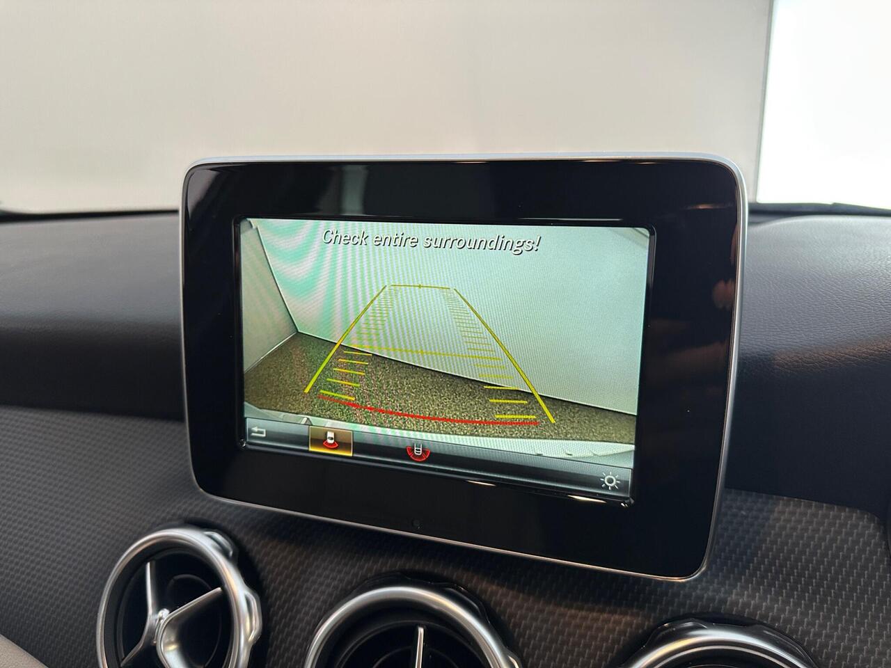 Mercedes-Benz GLA SR68KBZ