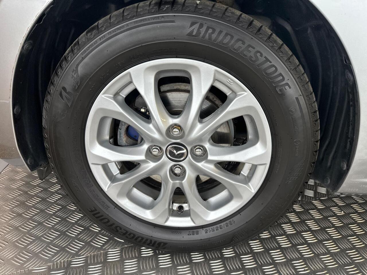 Mazda Mazda2 AV17RWZ
