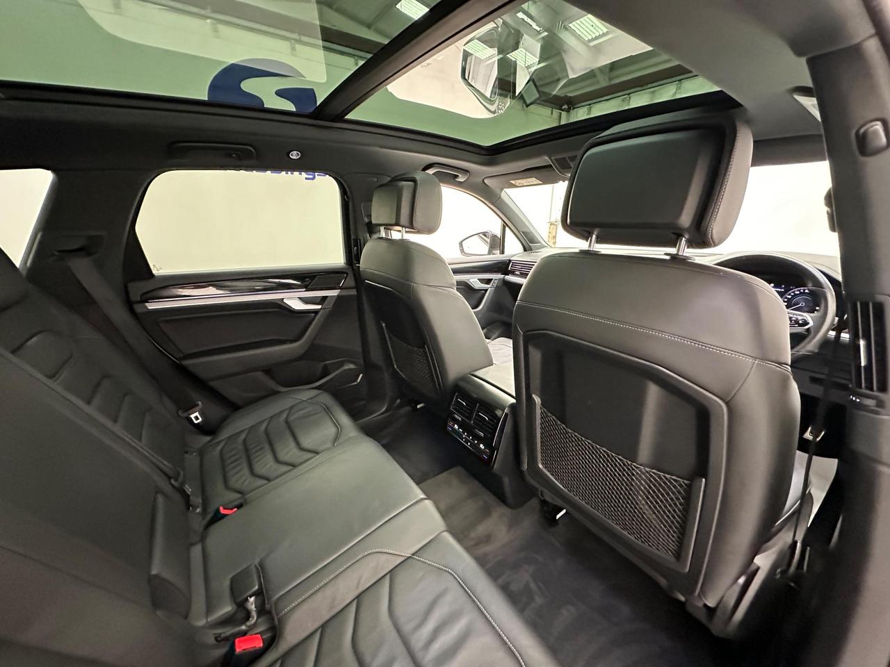 Volkswagen Touareg VK21UHB
