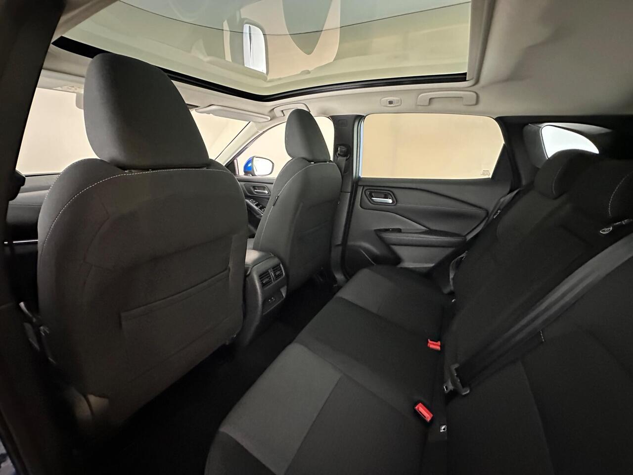 Nissan Qashqai EA21POV