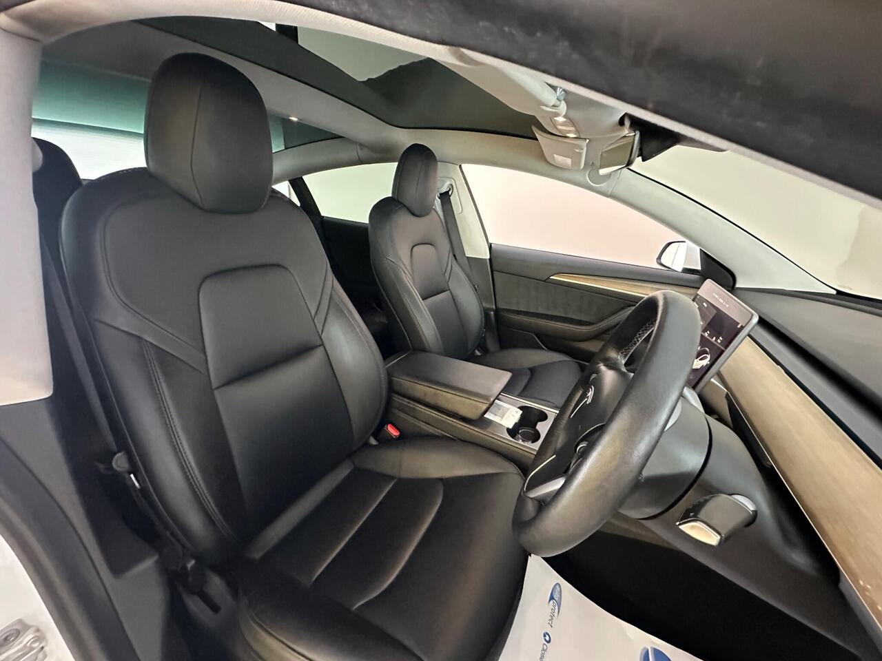 Tesla Model 3 AF72VRV