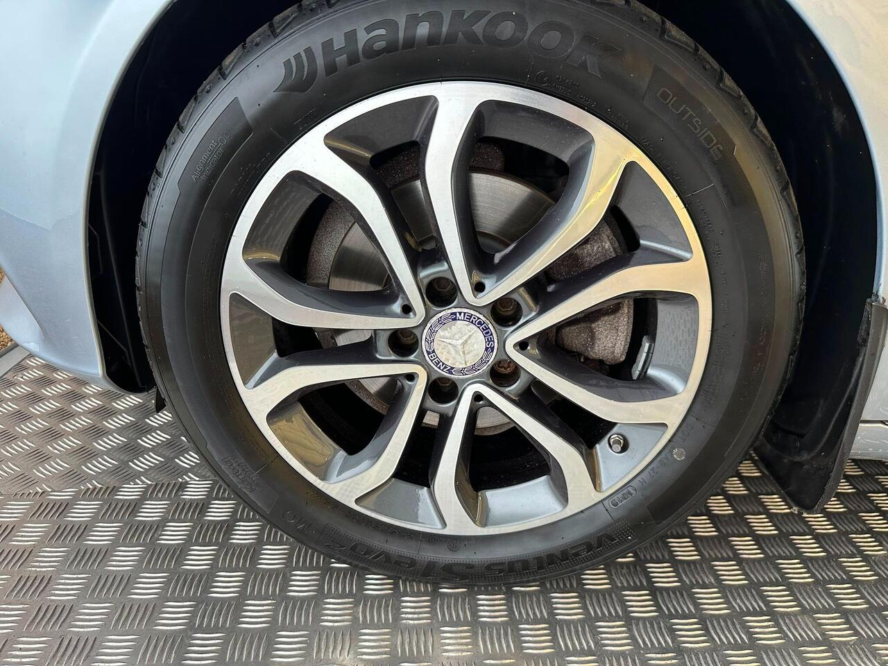 Mercedes-Benz C Class NL64GGX