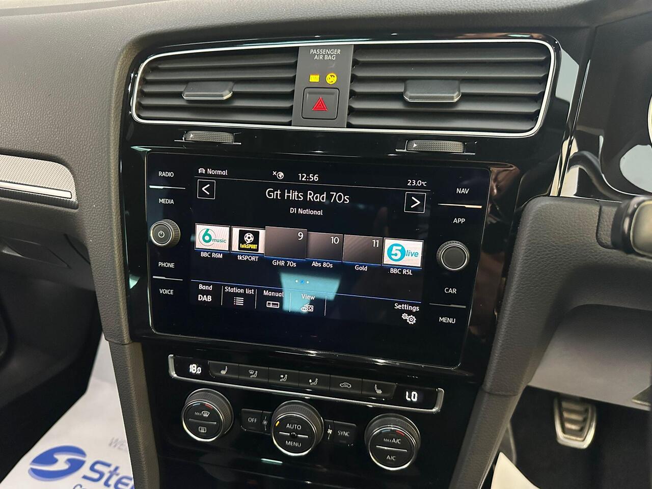 Volkswagen Golf SM69RDY
