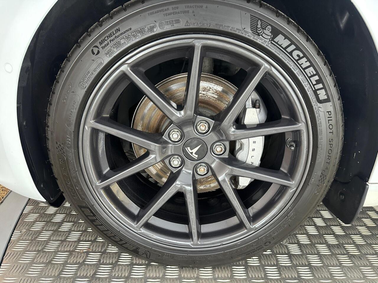 Tesla Model 3 AF72UXG