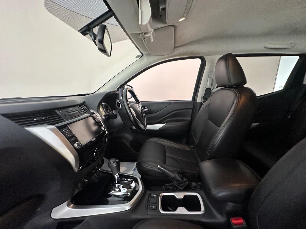 Nissan Navara EY21RLU