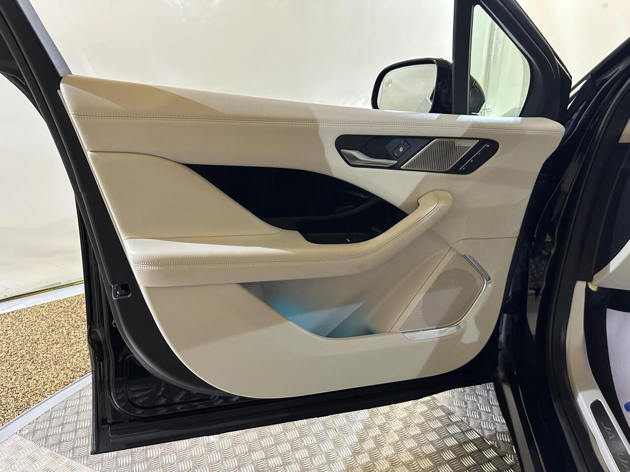 Jaguar I-PACE KF69JZL