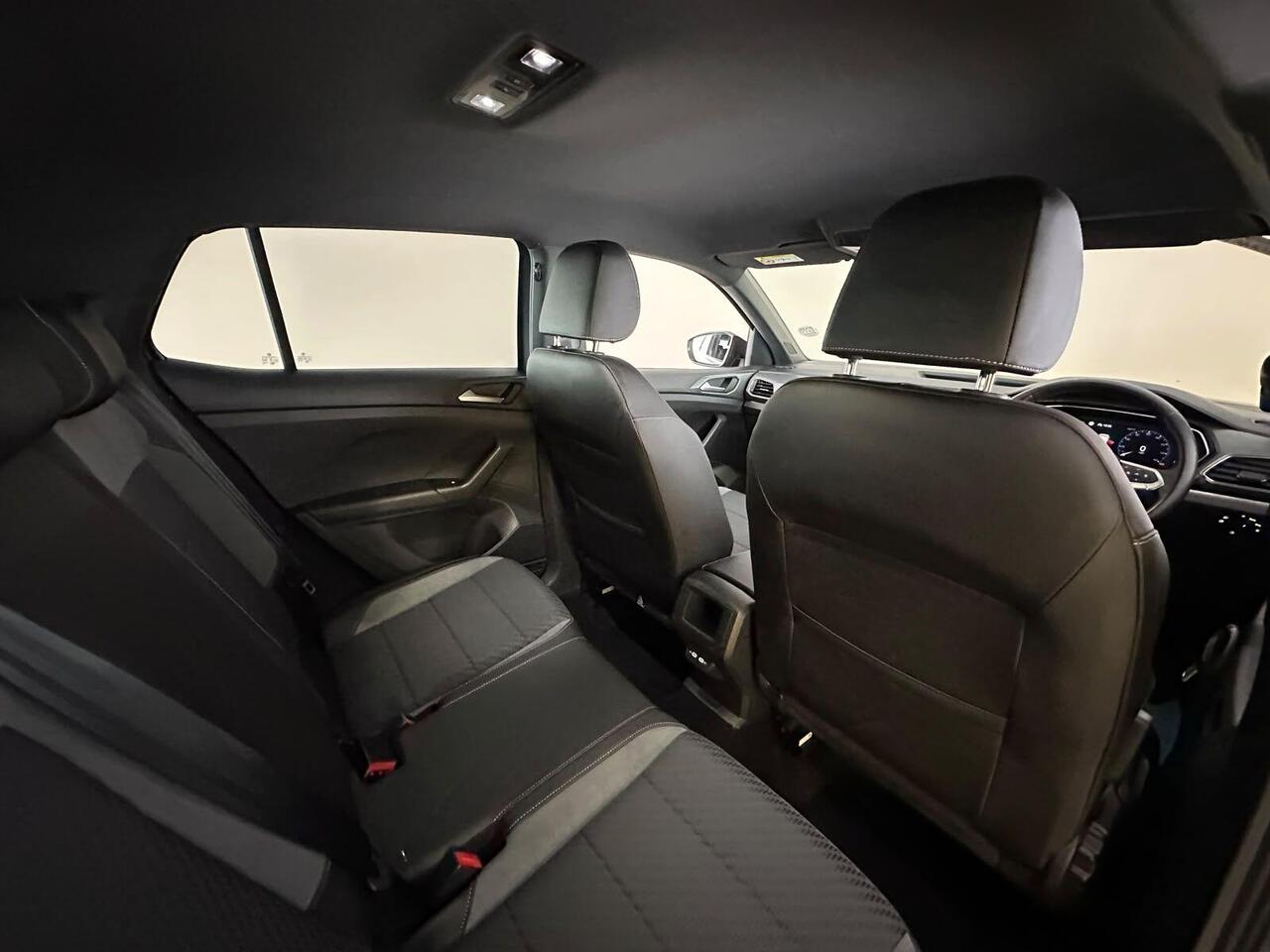 Volkswagen T-Cross AE73YJJ