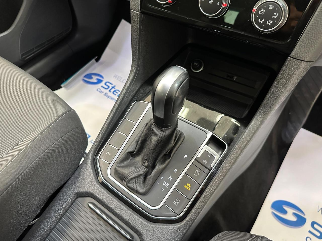 Volkswagen Golf SV LR69XWM