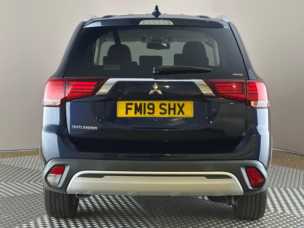 Mitsubishi Outlander FM19SHX