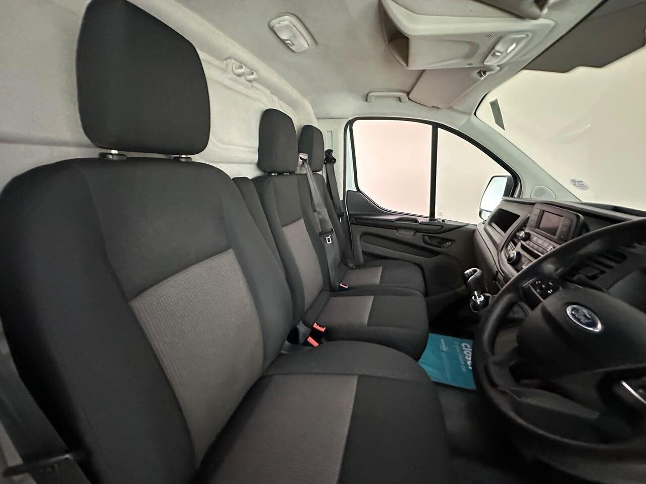 Ford Transit Custom MA71VUM