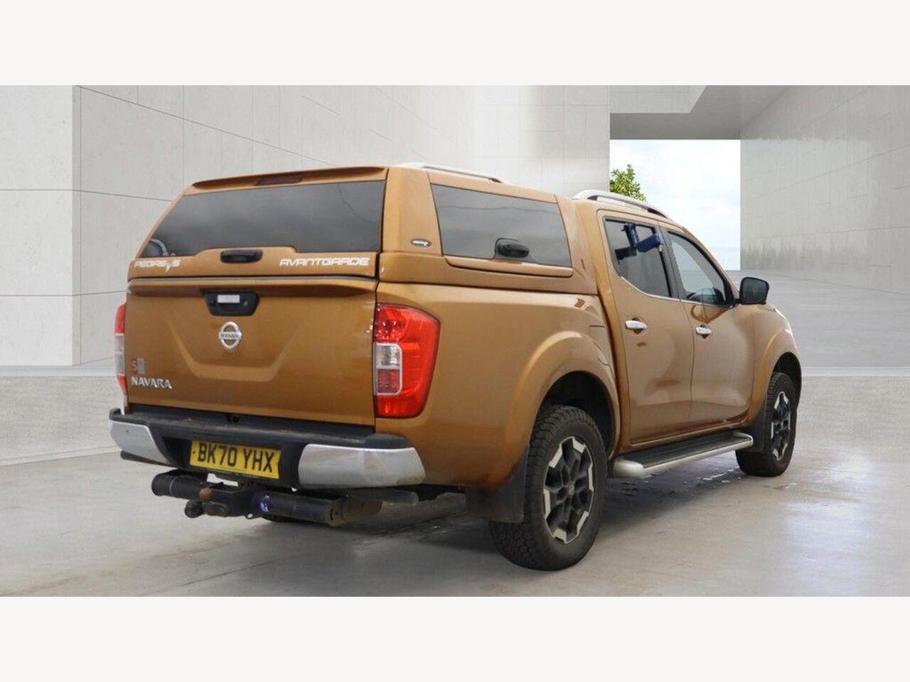 Nissan Navara BK70YHX