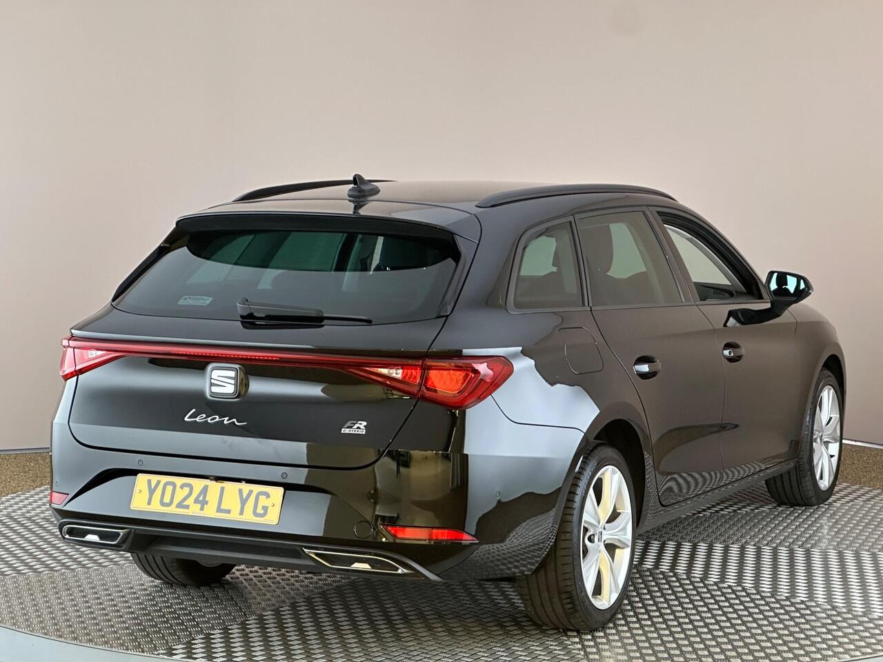 SEAT Leon YO24LYG