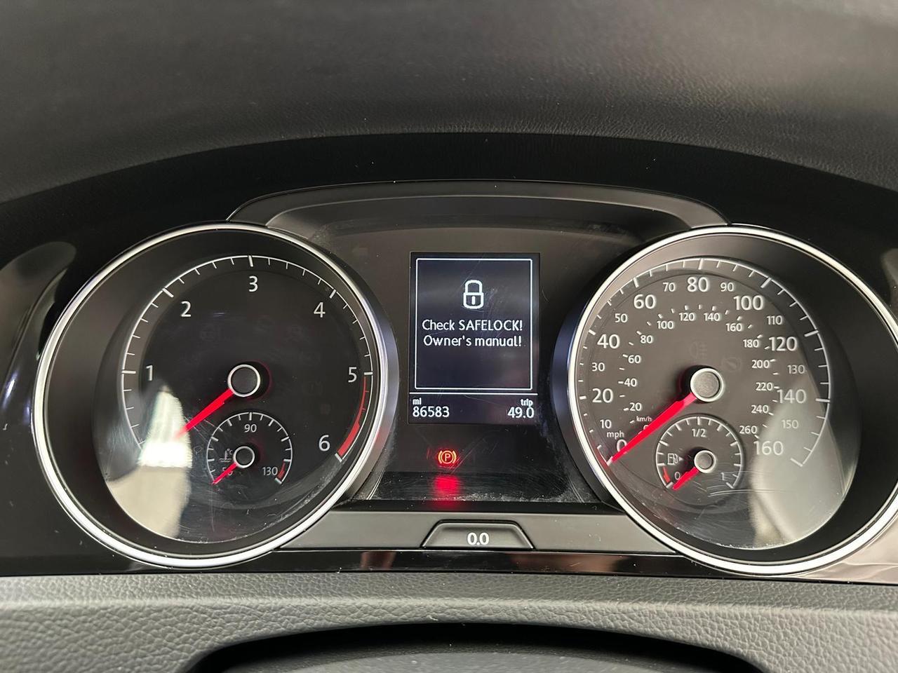 Volkswagen Golf MW67FMC