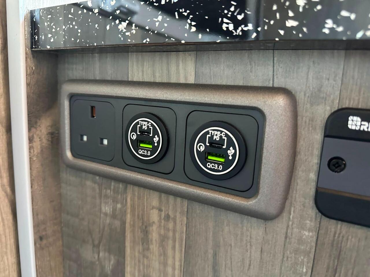 Volkswagen Crafter DX26ZHU
