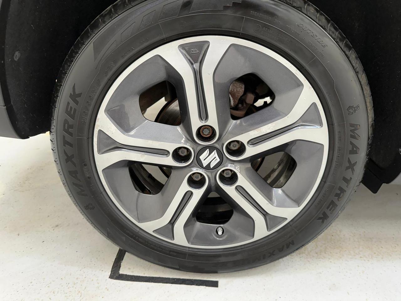 Suzuki Vitara YH16WND